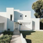 panneaux solaires et design, comment intégrer les panneaux de façon harmonieuse sur une maison