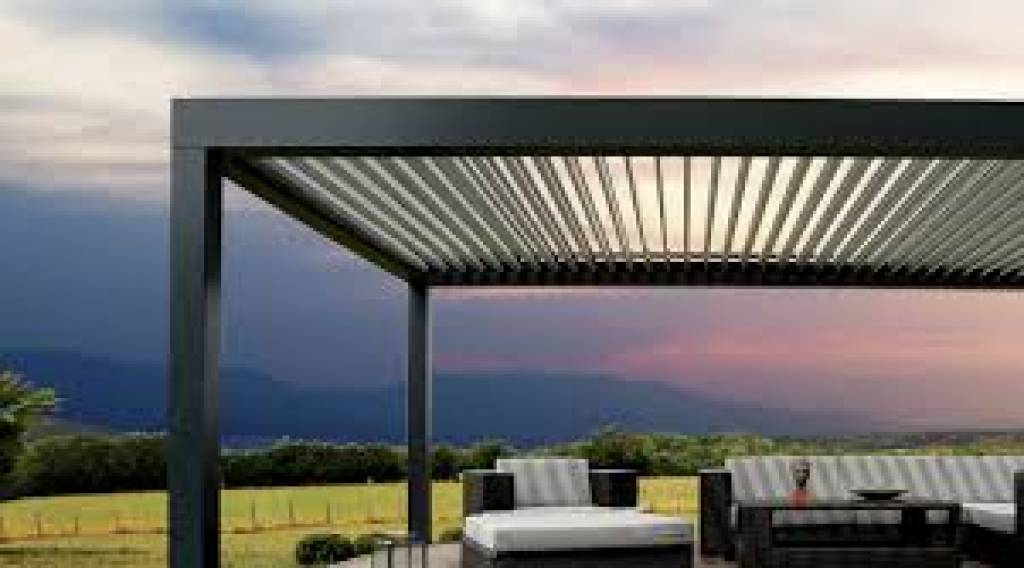 Pergola bioclimatique et protection contre la pluie : mythe ou réalité